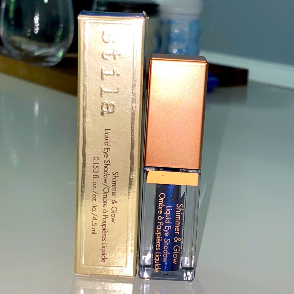 Stila shimmer & glow liquid eye shadow color blue name : Vivid sapphire